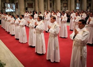 Ordenações 2019: adote espiritualmente um dos 37 futuros sacerdotes