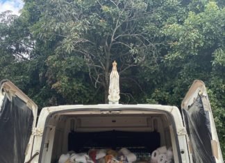 Membros do Regnum Christi doam cestas básicas para comunidades mais carentes durante a pandemia