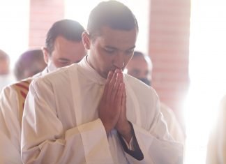 “Sou apenas um servo na vinha do Senhor” Ordenação Diaconal de Carlos da Rocha, LC